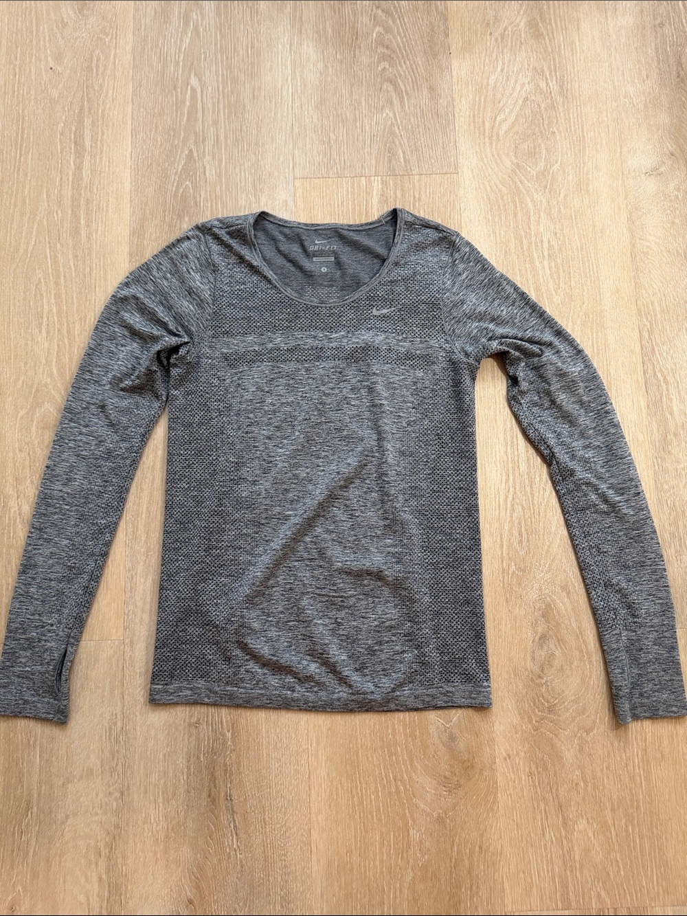 Nike Women's Dri-Fit Long Sleeve Seamless Top in Charcoal Heather